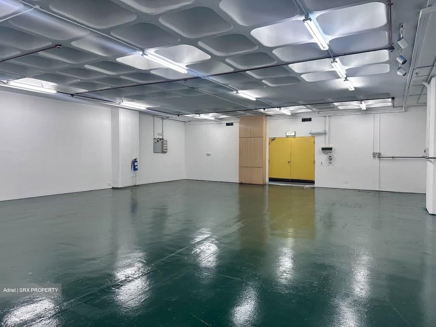 Valiant Industrial Building (D13), Factory #567603021